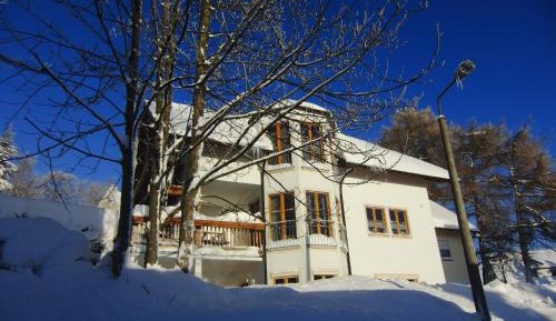 Apartment (2 Adults + 1 Child)