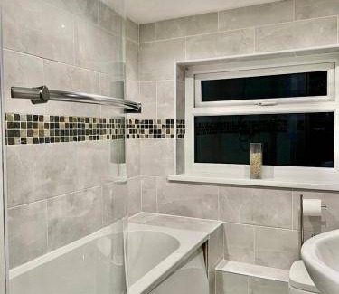 Abertillery House | 15 m² House ∙ 3 bedrooms ∙ 4 guests