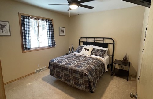 Rhinelander Cabin | Secluded cabin on 5 acres but close to town and trails