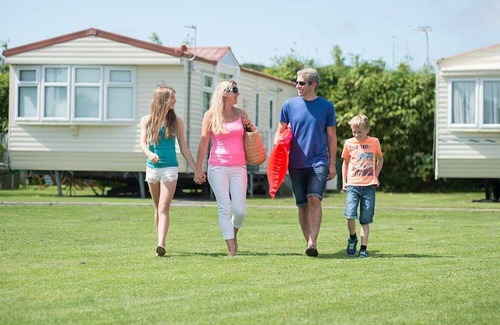 Burnham-on-Sea Ski Chalet | 1 bedroom accommodation in Burnham-on-Sea