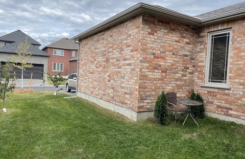 Peterborough House | Stylish house with dedicated office in beautiful neighborhood