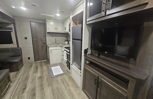 Taylor House | Rv close to samsung plant. 13 minutes. All include.