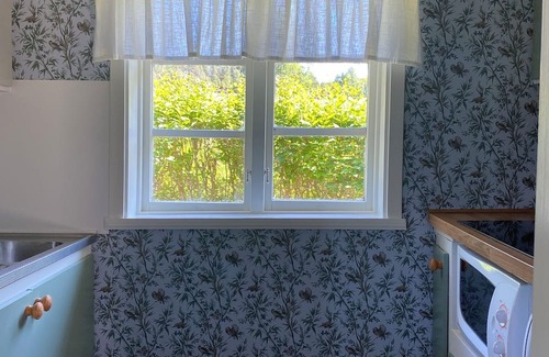 Gallo Cottage | Cozy escape in serene Jämtland, near Gällö and Revsundssjön Lake. Nature retreat