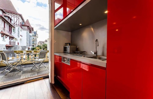 Behobie Apartment | LIGHTHOUSE . KEYWEEK. Apartment Biarritz