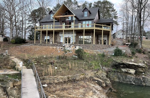 Jasper House | Spacious lake estate 7BR 5-1/2 baths, rec room , jacuzzi IMAX theater and Dolby