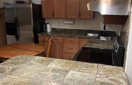 Vicksburg Apartment | Location Domination-Victorian Apt.-1King-1Queen-2fullbaths