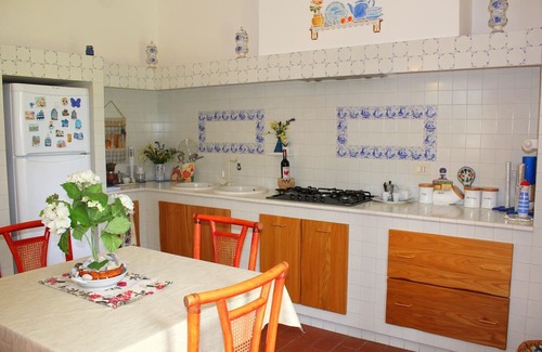 Smirra House | Belvilla by OYO Villa Laura