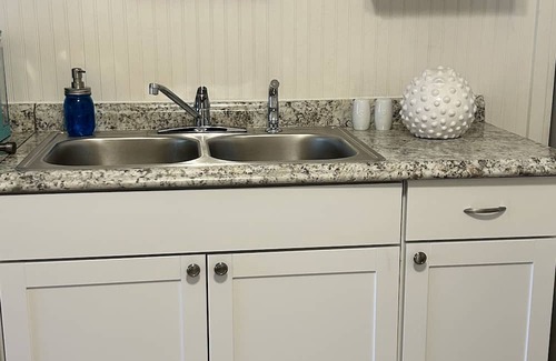 Talahi Island Cottage | Quaint cottage on coastal island-10 minutes from Historic downtown and beach