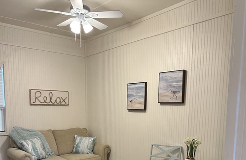 Talahi Island Cottage | Quaint cottage on coastal island-10 minutes from Historic downtown and beach