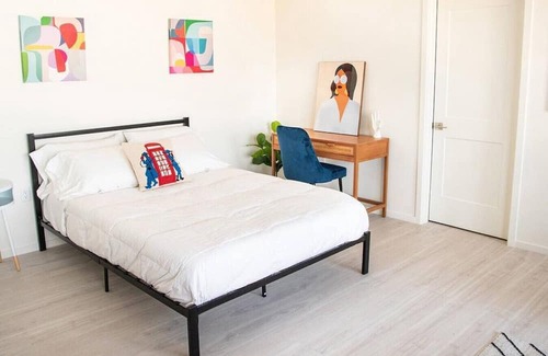 Barrio Santa Rosa Apartment | FL216 · Contemporary Studio in Sought-After Location