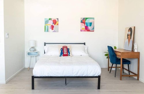Barrio Santa Rosa Apartment | FL216 · Contemporary Studio in Sought-After Location