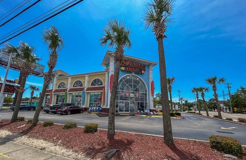 Atlantic Beach House | 2 bedroom, 2 bath home. Sleeps 6. Pet friendly. 320 yds. from beach.