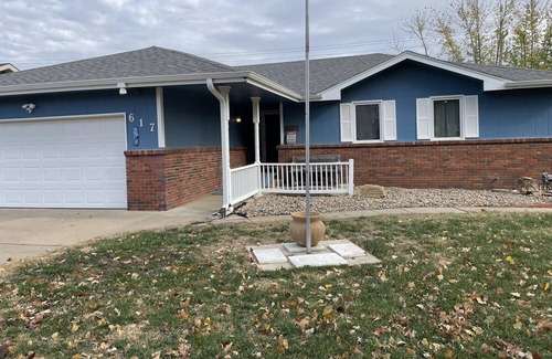 Salina House | Hot Tub, Beautiful view, location, family home, 3 BR, + 2 beds in 2nd LR, 3 bath