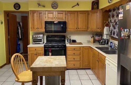 Salina House | Hot Tub, Beautiful view, location, family home, 3 BR, + 2 beds in 2nd LR, 3 bath
