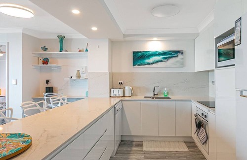 Tugun Apartment | San Simeon 31 - Absolute Beachfront Tugun - Min. 3 Night Stays!