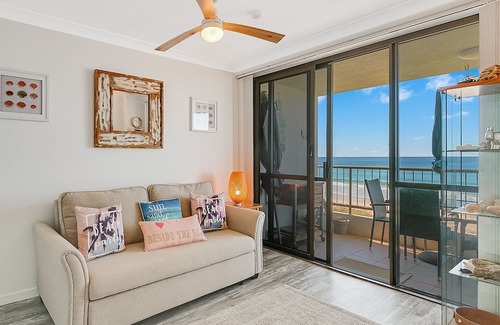 Tugun Apartment | San Simeon 31 - Absolute Beachfront Tugun - Min. 3 Night Stays!