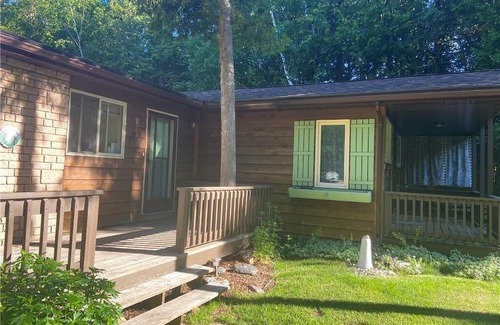 Tobermory Cottage | Escape to serenity: Discover our idyllic Downtown Cottage Rentals