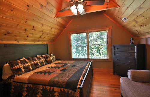 Vein Mountain Cabin | Serene Mountain Cabin w/View in Private Community
