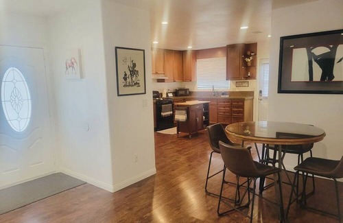 Paramount House | Nice and cozy house ready for your relaxing vacation, quiet and space you need