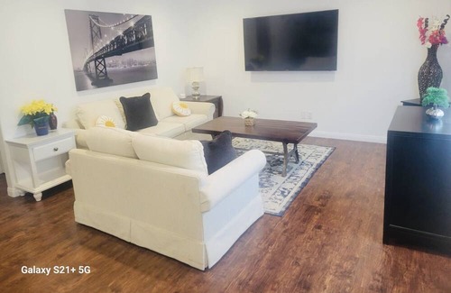 Paramount House | Nice and cozy house ready for your relaxing vacation, quiet and space you need