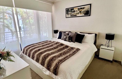 Chippendale Apartment | City Centre: Spacious 1BR Apartment w/Amenities