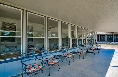 Granbury House | Waterfront Lake House with private boat launch and dock