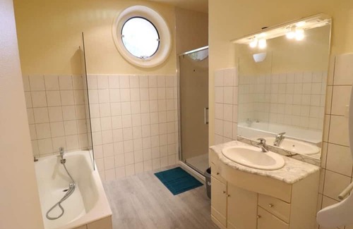 Saint-Etienne-Cantales Cottage | Gite Saint-Étienne-Cantalès, 3 bedrooms, 6 persons