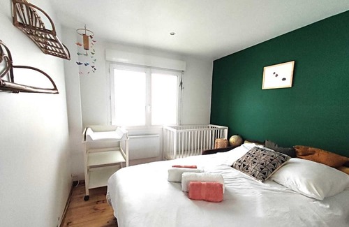 Cenon Apartment | Bright 67 m2 apartment with garage