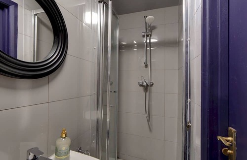 Junction Apartment | Compact Studio flat in Archway | Pass the Keys