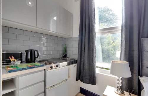 Junction Apartment | Compact Studio flat in Archway | Pass the Keys