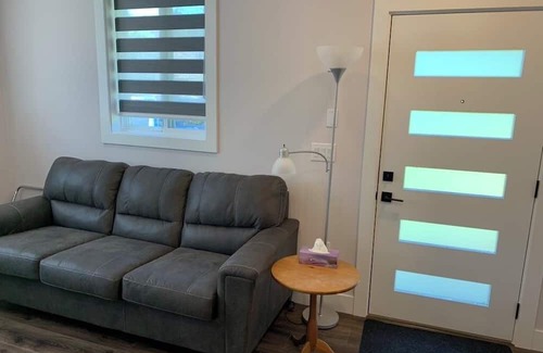 Mission Apartment | Private studio suite, WiFi, washer dryer, clean, quality linens, & smart tv.