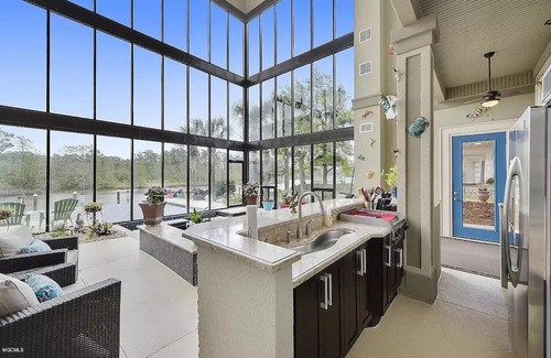 Kiln House | Entire House w/ indoor/outdoor pool and hot tub- Diamondhead, MS