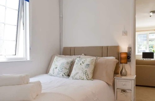 Verwood House | Cosy annexe, 4 person, nearby to beach and forests