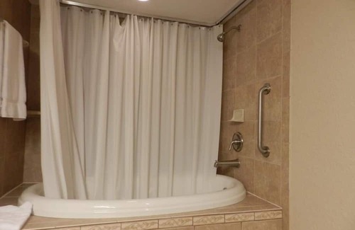 Solivita Resort | Homely Self-Contained Villa, Pool, Close To Old Town, Free Parking, Pool