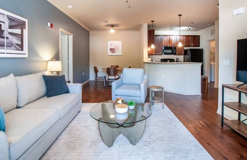 Huntsville Apartment | Modern Apartment in Prime Location (ID4235X11)