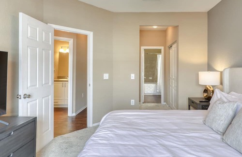 Pinellas Park Apartment | Modern Apartment in Prime Location (ID8573X64)