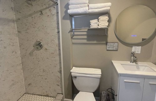 Salida House | Downtown Salida King Efficiency
