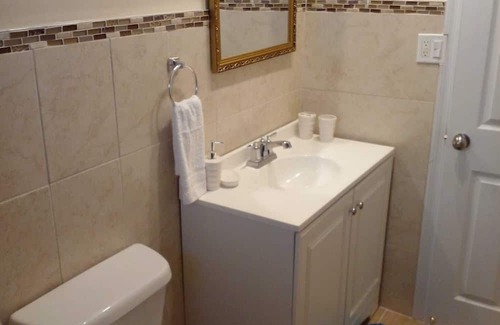 Rolleville Cottage | 1-2 MINUTES AWAY FROM THE BEACH