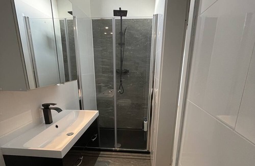 Oos Apartment | MMM: Maisonette, minimalist, modern, >8 guests