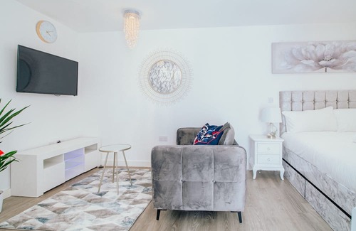 Sheffield Apartment | Elegant Apartment in city area with parking