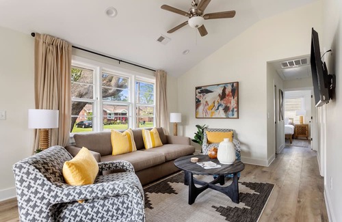 North Charleston House | Under The Live Oaks: Where Tranquility Abounds