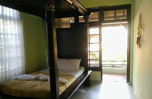 Mumbul House | Widi House Nusa Dua -- sleeps six, near bay and beaches