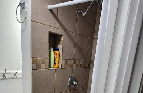 Pocatello House | King Bed Pet Friendly ISU Park House Seconds to Pool and Zoo in Summer