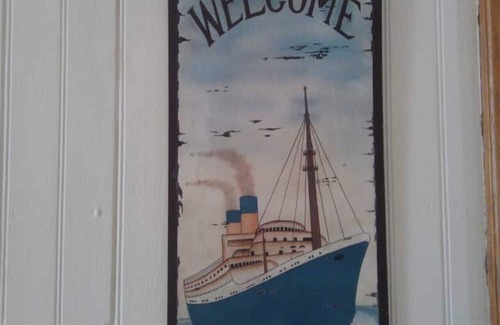 Luderitz Apartment | Large Self Catering Apartment in Historic Building