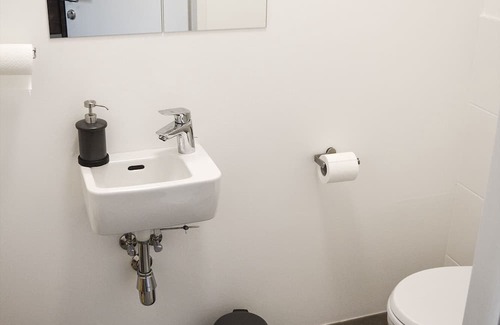 Donaustadt Apartment | New Apartment in Vienna, Top Location - VIC, UNO City, Danube
