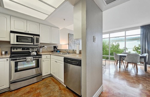 Downtown Austin Apartment | The Littlefields by Lodgewell | City Loft | A8