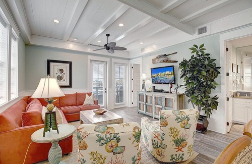 Cinnamon Shore Condo | Customized Condo w/ Designer Details@Cinnamon Shore w/ Great Amenities!