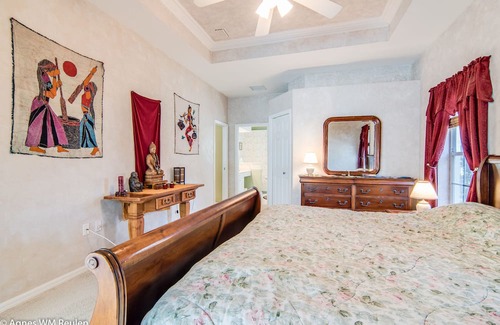 Hernando House | Comfortable Villa with lots of privacy and pool on one acre in Hernando FL