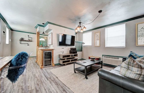 Central Oklahoma City House | Indie Escape-2 in 1- stone’s throw to the Plaza