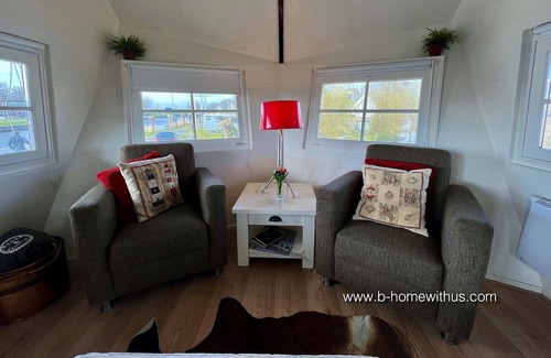 Schoorldam House | Idyllic holiday home in a beautiful location in a small harbor, Wifi